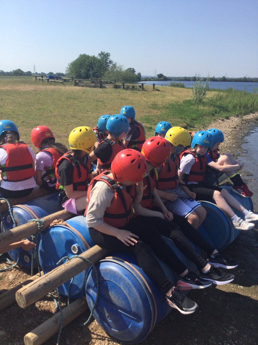 HBJSCH63's tweet image. Group 5…did it! Their raft floated👌🏼😆 Now time for a nice, cool dip in the lake! #Group5