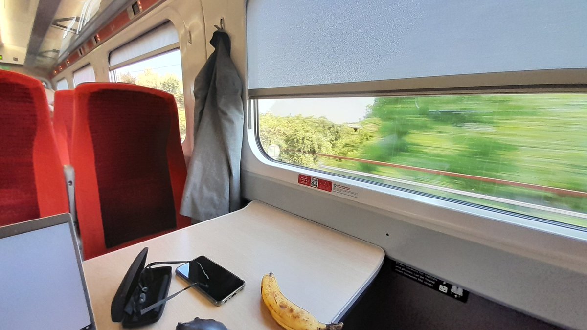 Heading off to Manchester for the <a href="/the_ilp/">The Institution Of Lighting Professionals</a> summit, first train of the day.  Looking forward to the papers and networking opportunities