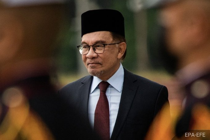 FaaraBakar's tweet photo. Projek infrastruktur kecil di bawah Jabatan Kerja Raya (JKR) akan dipindahkan ke jabatan lain atau pejabat daerah, kata PM Anwar Ibrahim.

#infrastruktur #Malaysia https://t.co/D7PexO6w2P