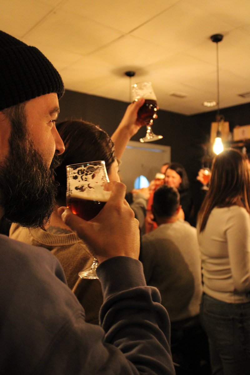 beebeermadrid's tweet photo. Thank god I’m craft beer bar https://t.co/EbloDZhXJG