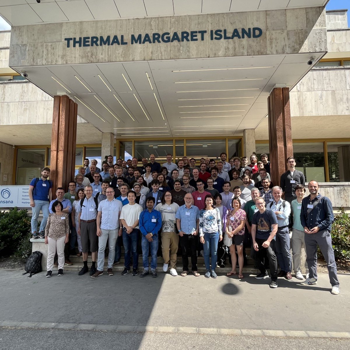 TOPSQUAD tweet media