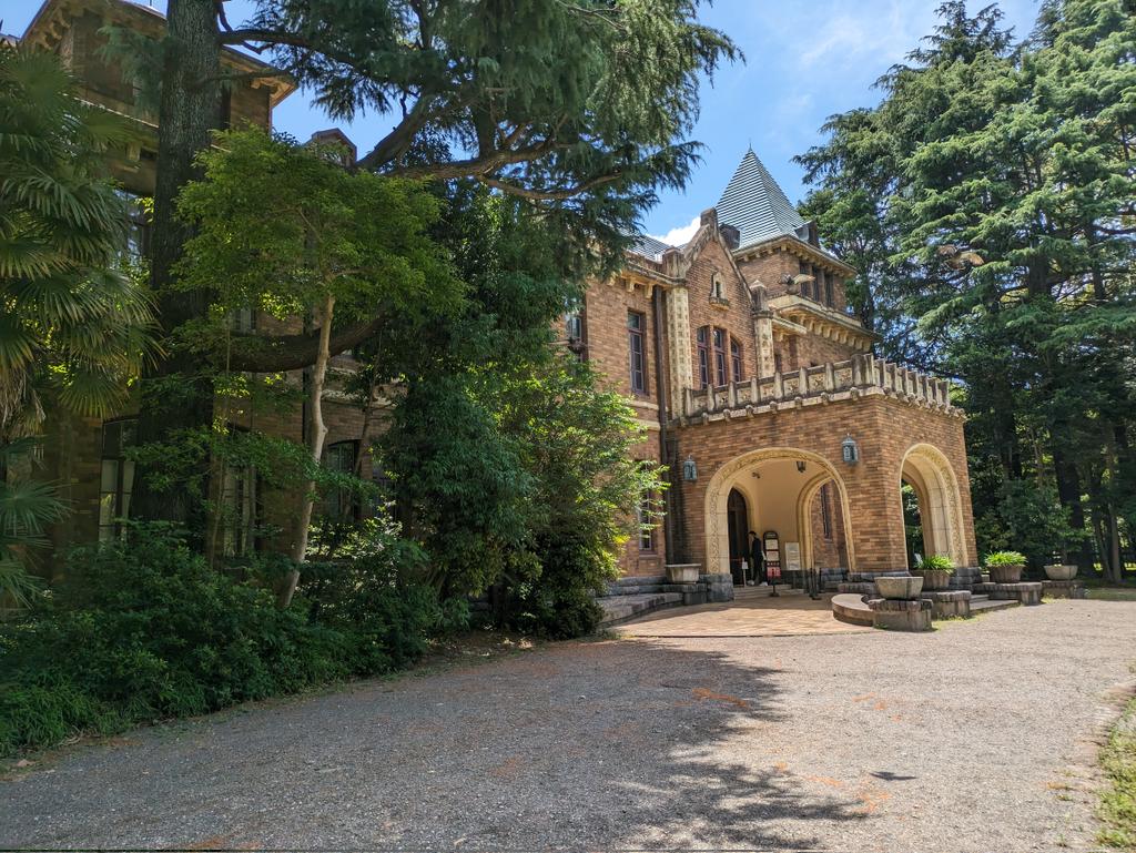 RepeatItInRed's tweet image. Traditional Umineko pilgrimage post.