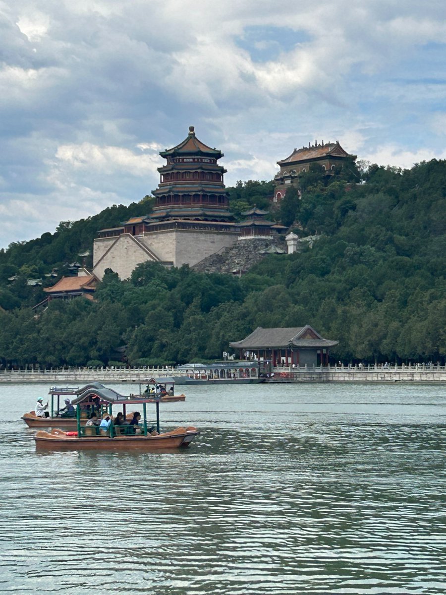 TchrTravlTym's tweet photo. New blog post! I would appreciate any likes, comments or retweets on my blog about what I did in Beijing in a da, featuring the Summer Palace and Great Wall of China.
https://t.co/lKvjwe2BGS

#china #travelblog #traveltwitter #travelblog #smallblog #chinablog #beijing https://t.co/R17SOWqDeV