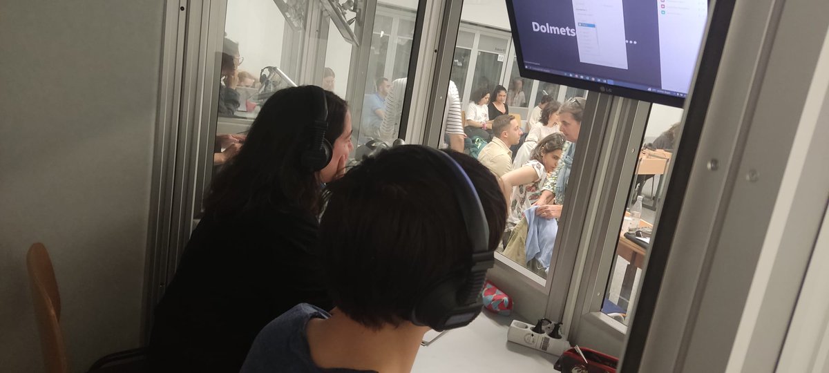 baskischleipzig's tweet photo. Letzten Donnerstag hatten wir das Vergnügen, Ane Irazabal Elkorobarrutia bei der Mock-Konferenz zum Thema "Übersetzen, Dolmetschen und Journalismus. Erfahrungen einer freiberuflichen Reporterin".

Ane Irazabal Elkorobarrutia gurekin egon zen aurreko ostegunean Mock-Konferezean. https://t.co/u0iJQ7EHuV