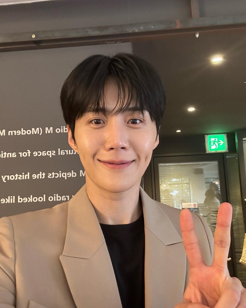 _bearsh's tweet photo. 곰뭉셀카의 축복이 끝이 없네 😌 https://t.co/aqpJTFZZfF