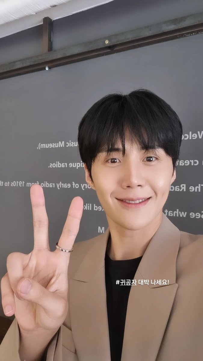 _bearsh's tweet photo. 곰뭉셀카의 축복이 끝이 없네 😌 https://t.co/aqpJTFZZfF