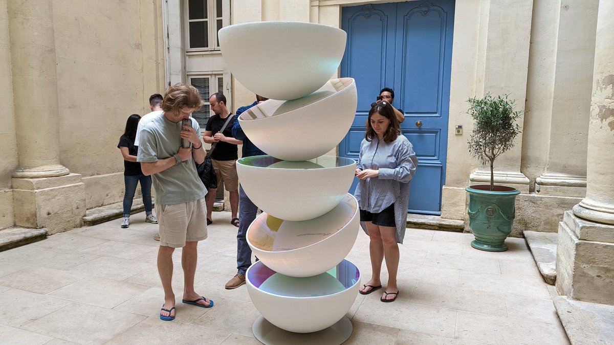 claapfr's tweet photo. Des médiateurs seront là tous les jours de 9h à 19h pour vous permettre de mieux découvrir les œuvres ☁️🤩
#Montpellier #FAVMTP @FAV_34 https://t.co/caUiJZzhKP