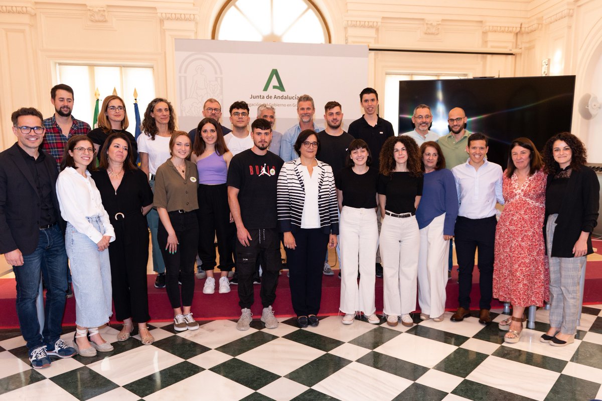 JuntaGranada's tweet photo. 🏛️Cuatro centros educativos de #Granada participan en la segunda edición del proyecto ‘Red Emprende’
⏩La delegada de @EducaAnd, María José Martín, destaca que el objetivo es fomentar el emprendimiento, la empleabilidad y el trabajo en equipo https://t.co/8Or6ZRFWpI