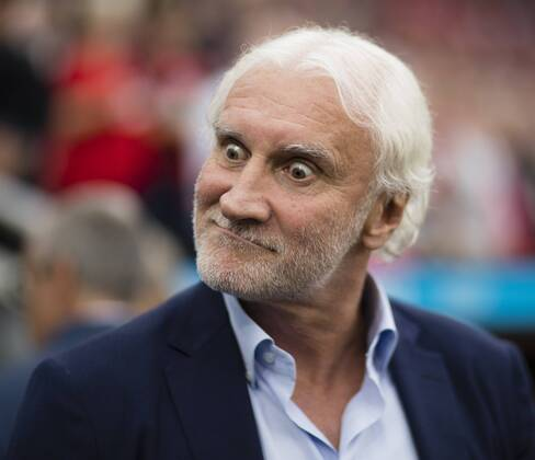 Zukunft des deutschen Fußballs (9/10 Wahrscheinlichkeit):

DFB entlässt Flick
⬇️
Task Force tagt
⬇️
"Rudi, das wäre doch was für dich"