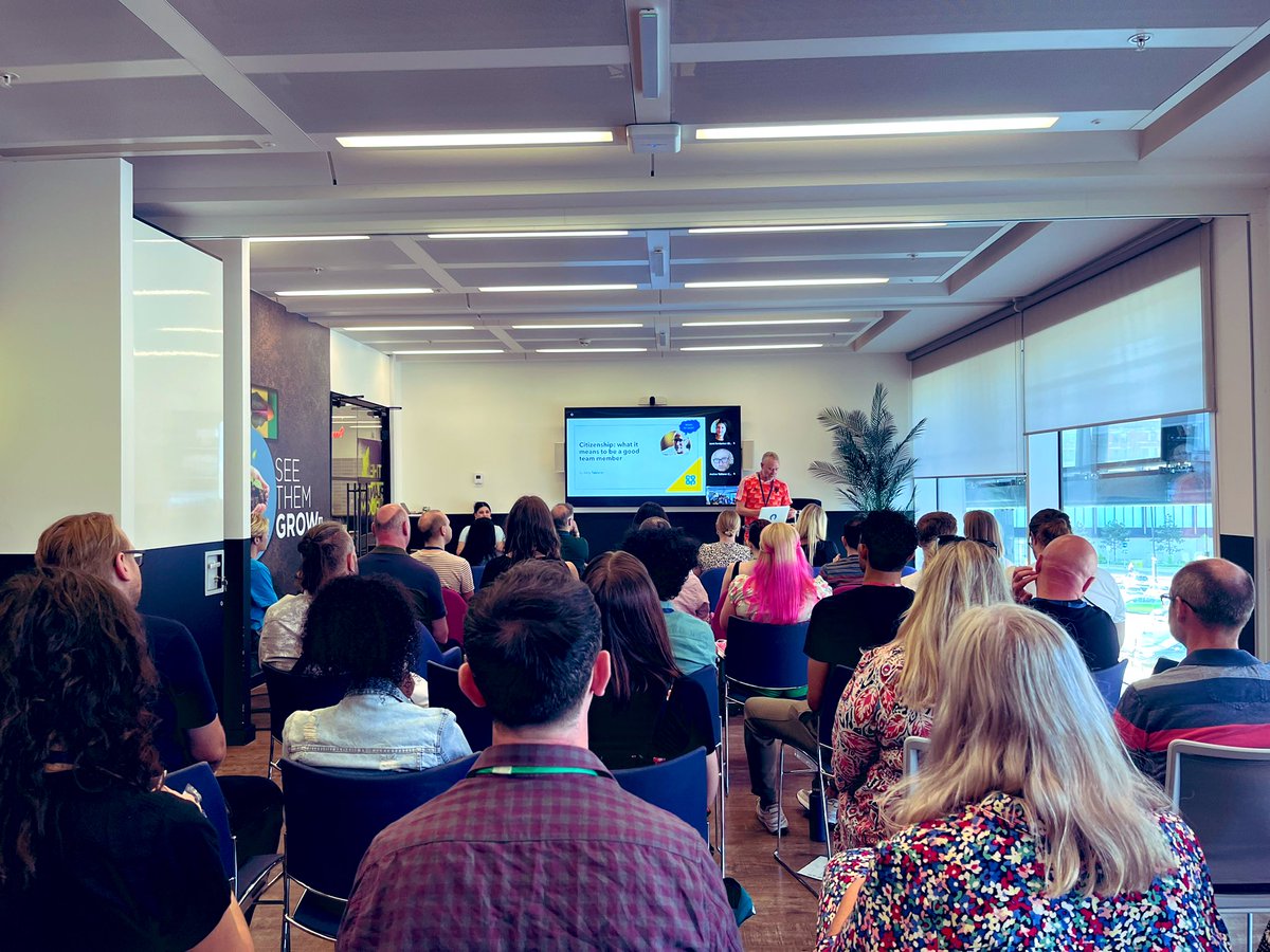 Here’s <a href="/AndyTabberer/">Andy Tabberer</a> starting his talk on “Citizenship - what it means to be a good team member” at Day 2 of the <a href="/CoopDigital/">Co-op Digital Technology Team</a>, Technology and Data Spring Conference- standing room only now 😲