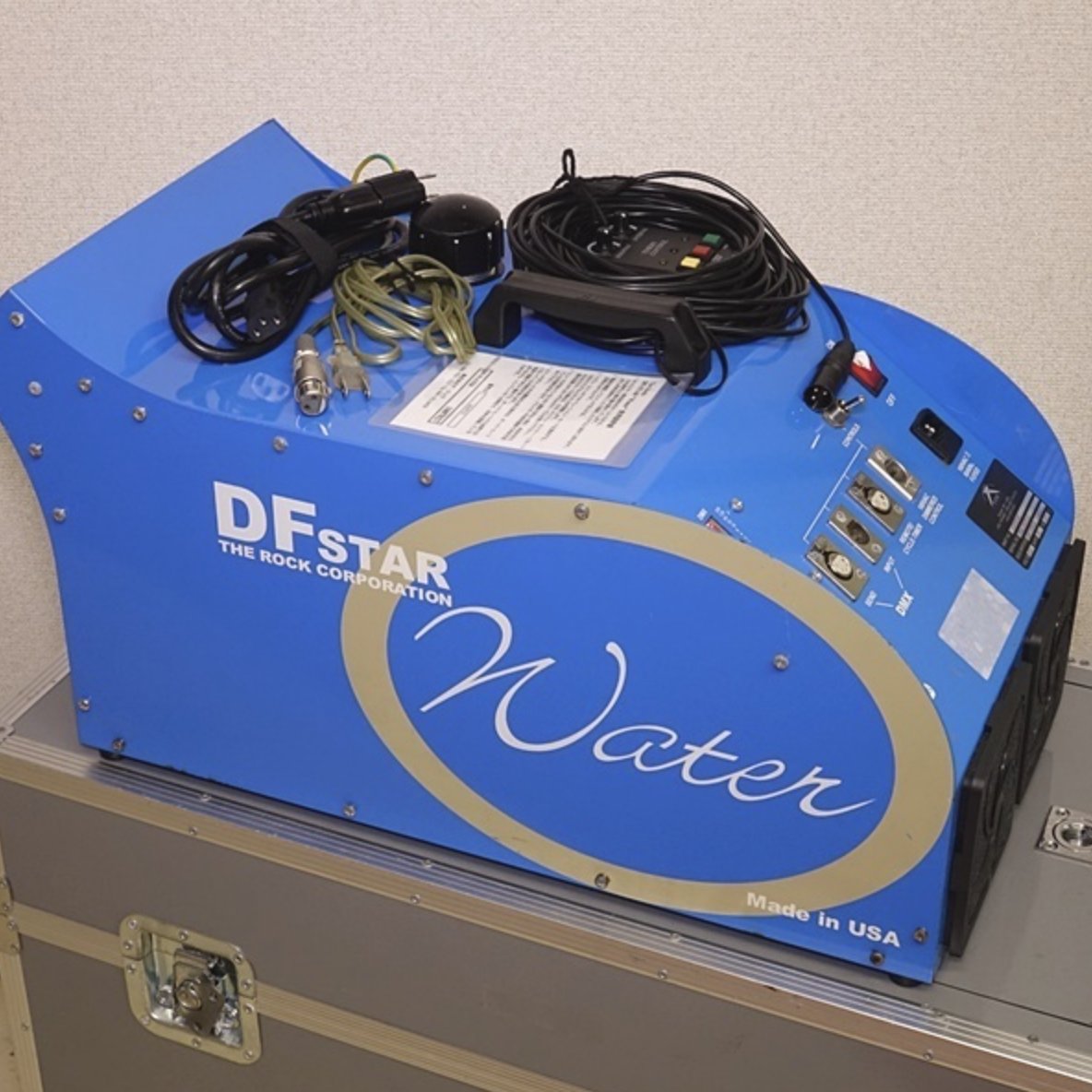 lightmanjimmy's tweet photo. DF WATER 2万円(税別)で、どなたか買いませんか？
水性リキット
動作不具合無し
リモコンはないです。

ハードケース付き
送料着払いもしくは、現地引き取り(練馬)
DMください。

#スモークマシーン https://t.co/xLD4xqZZKl