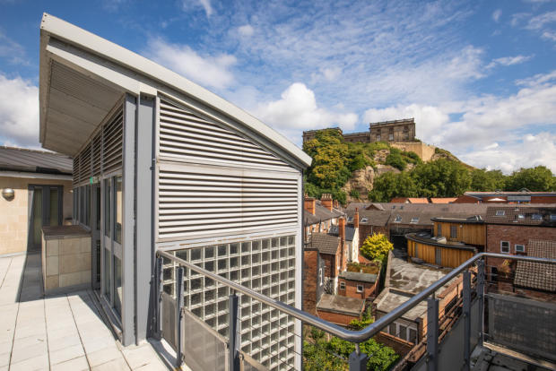 A high-spec three bedroom penthouse located in The Park, Nottingham - featuring secure underground parking and a rooftop patio garden overlooking Nottingham Castle...
Contact us now to book a viewing!