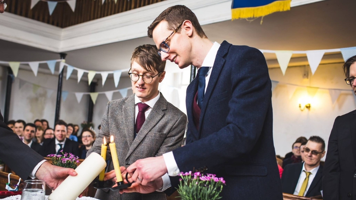 Looking for somewhere special to tie the knot? 💒💍💕

We are proud to offer marriage ceremonies to both opposite-sex and same-sex couples 🏳️‍🌈

Image: @gellionnenchapel

Find out more: ow.ly/gF5d50DTX0Q

#WeddingWednesday #TheUnitarians #Wedding #WeddingInspiration