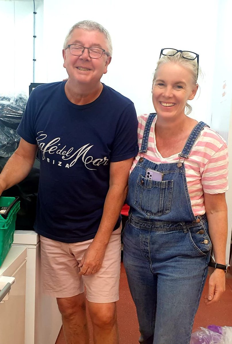 ShrewsFoodHub's tweet photo. These 2 got the "Pink and Blue" memo at the Depot this week 🤣Steve is heading into his 5th year volunteering with us. He delivers food to our community freezers as part of our #chillchain project funded with @SodexoUK_IRE 
https://t.co/Uinw34mWRA
#volunteering #community https://t.co/yFbOhS6am8