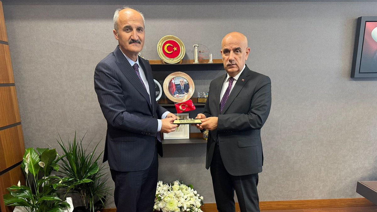 necatiokay's tweet photo. Kahraman şehrimizi Gazi Meclisimizde temsil edecek olan kıymetli milletvekillerimizi ziyaret ettim.

Depremde büyük zarar gören şehrimizi elbirliği ile birlikte ayağa kaldıracağız. Bu vesileyle 28. Dönemde şehrimize hizmet edecek vekillerimize çalışmalarında muvaffakiyetler diliyorum.

#Kahramanmaraş