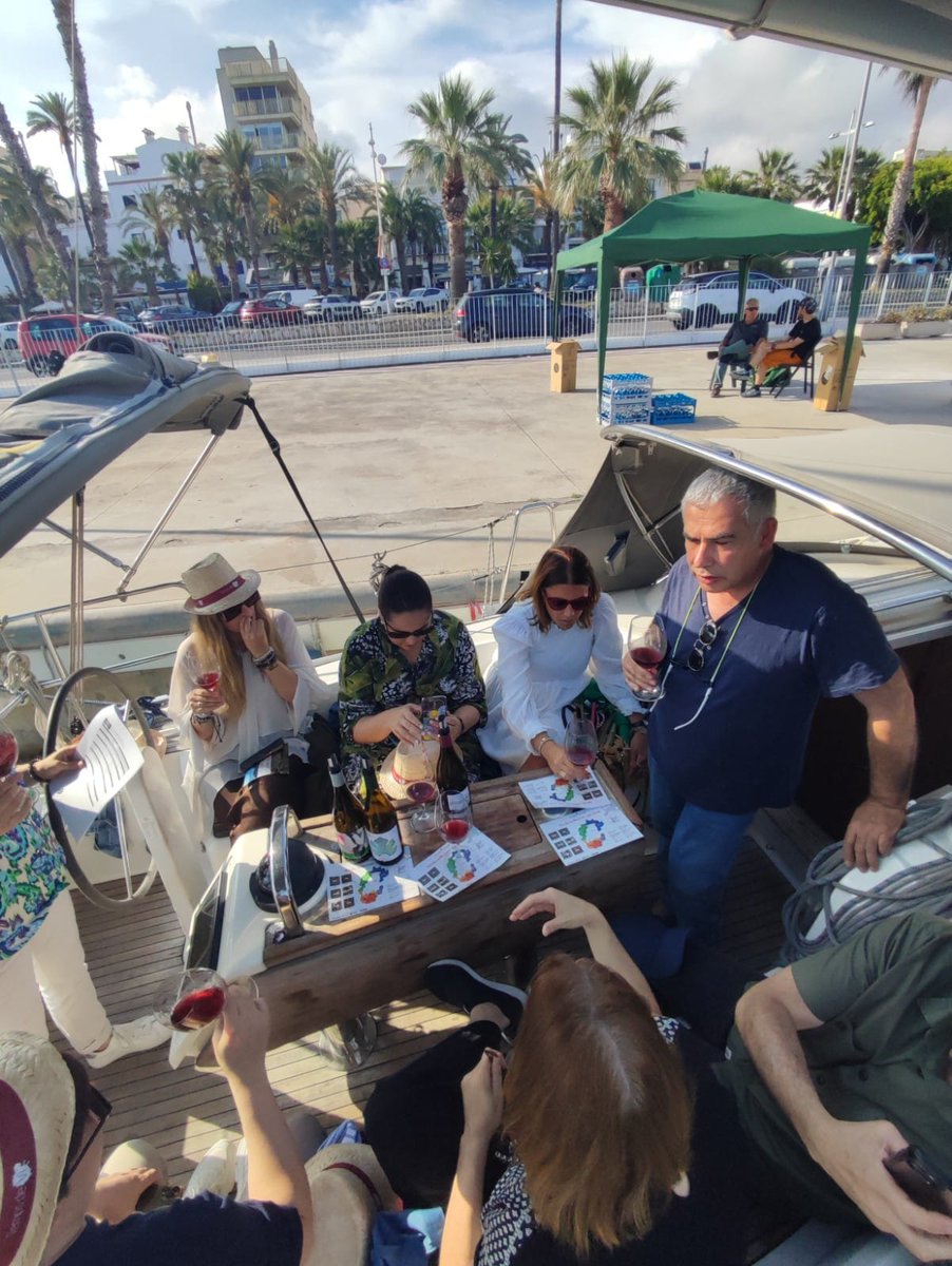 domontsant's tweet image. Aquest cap de setmana hem gaudit d'un tast molt especial: un tast en vaixell a Vilanova i la Geltrú! Ha estat la nostra primera col·laboració amb la fira #TempsdeVi i la veritat és que no podem estar més contents! Un autèntic luxe i un plaer haver-hi format part!
#VinsMontsant