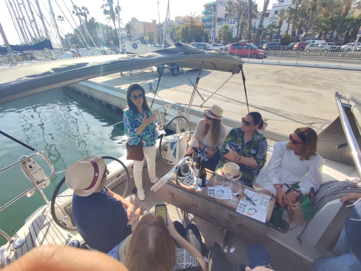 domontsant's tweet image. Aquest cap de setmana hem gaudit d'un tast molt especial: un tast en vaixell a Vilanova i la Geltrú! Ha estat la nostra primera col·laboració amb la fira #TempsdeVi i la veritat és que no podem estar més contents! Un autèntic luxe i un plaer haver-hi format part!
#VinsMontsant