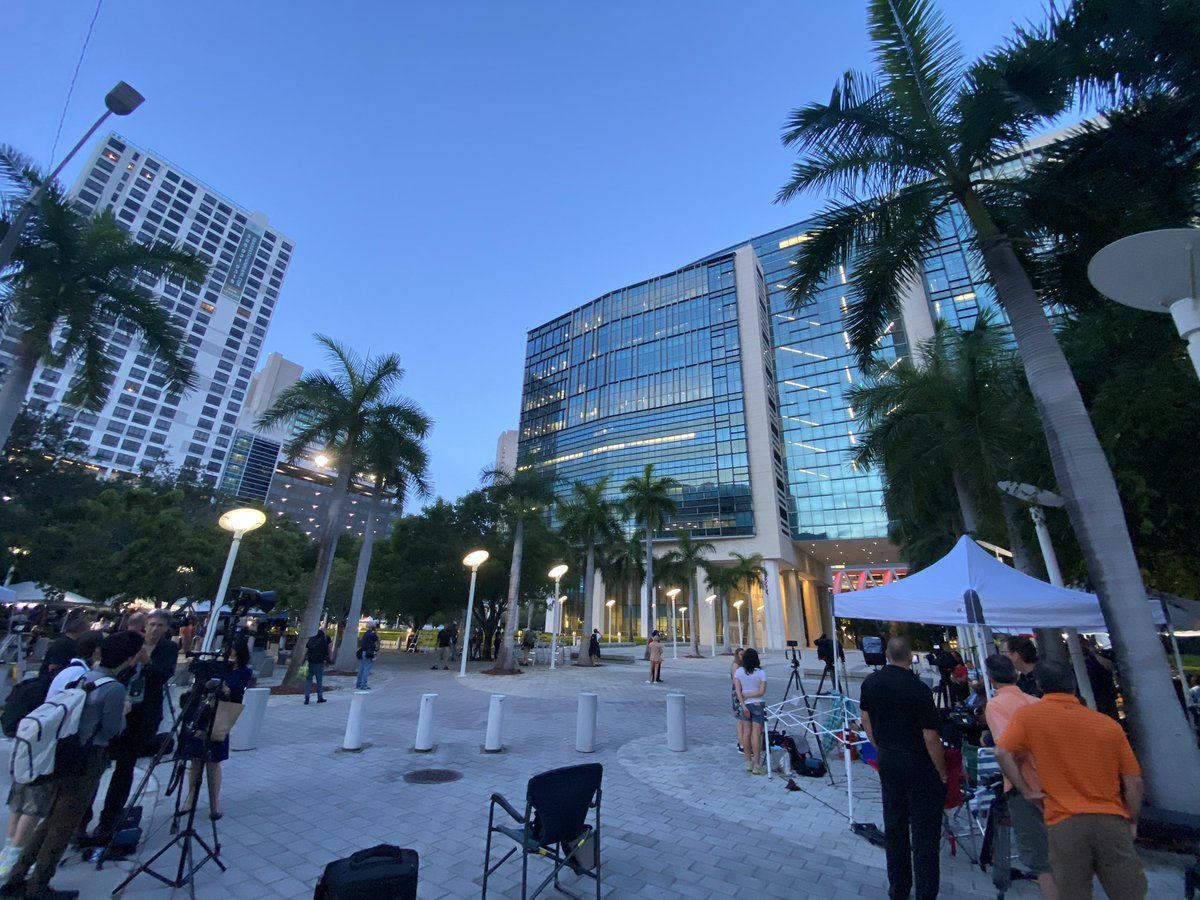 DCohenNEWS's tweet photo. Tuesday morning outside the federal courthouse in Miami where this afternoon frmr president Donald Trump will make his first appearance after being indicted on 37 counts in the classified documents case. Stay with @wsvn today for the latest. https://t.co/hxD2PzpN32
