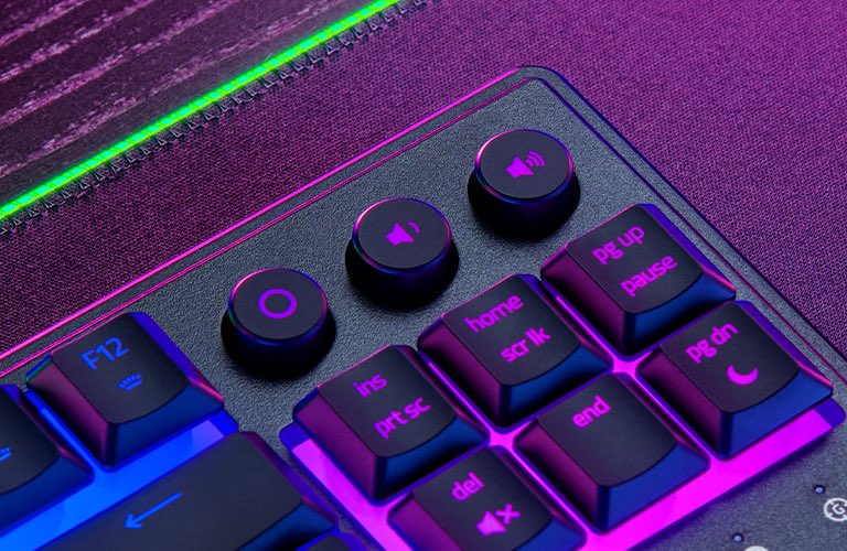 tskn's tweet photo. RAZER ORNATA V3 TENKEYLESS
これ欲しい。
①薄型 RGB テンキーレス
②メカ・メンブレン キーボードつまり、そこまでカチカチうるさくなくてコンパクト。音量調節ボタンがある点がいい。税込11,990円 https://t.co/84ab5QLDmh