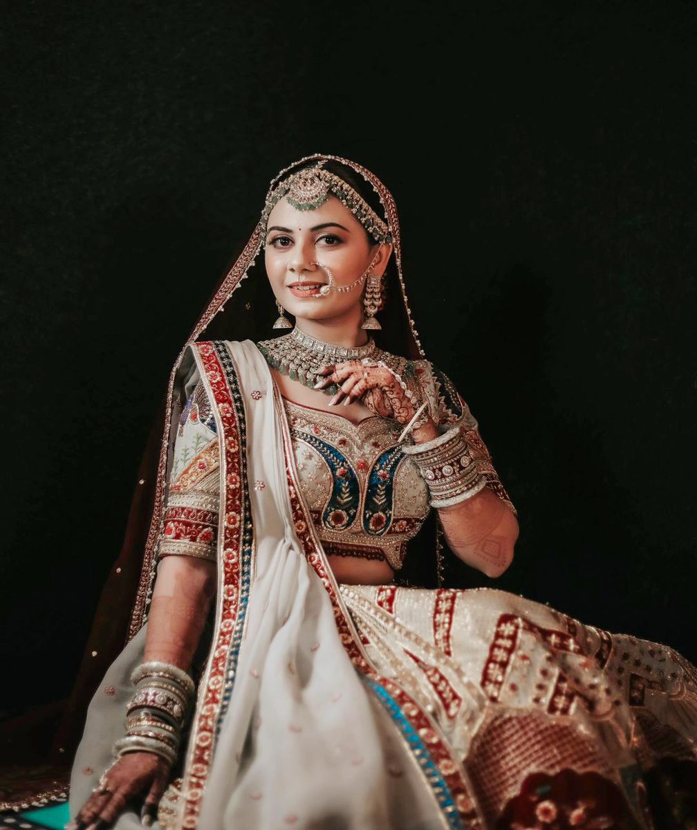 zoopgo's tweet photo. The brides are truly the symbol of beauty and are wonderfully captured by professional photographers in an artistic manner.

Follow @zoopgo for more.

#weddingblog #weddingblogger #indianwedding #indianbride #bridetobe #weddingday #weddinginspiration #weddingphotography #ZoopGo https://t.co/Qxufhd9lX4