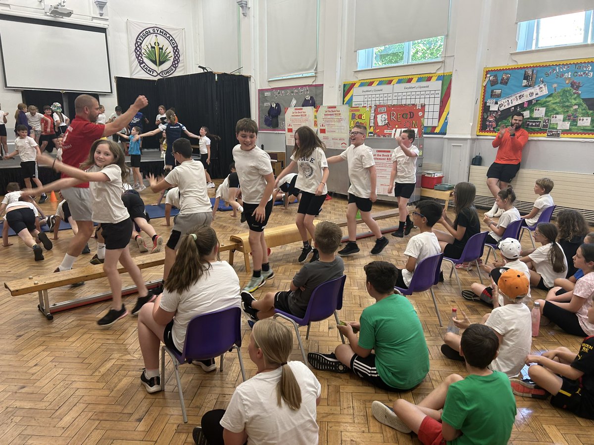 Mr Llwyd tweet media