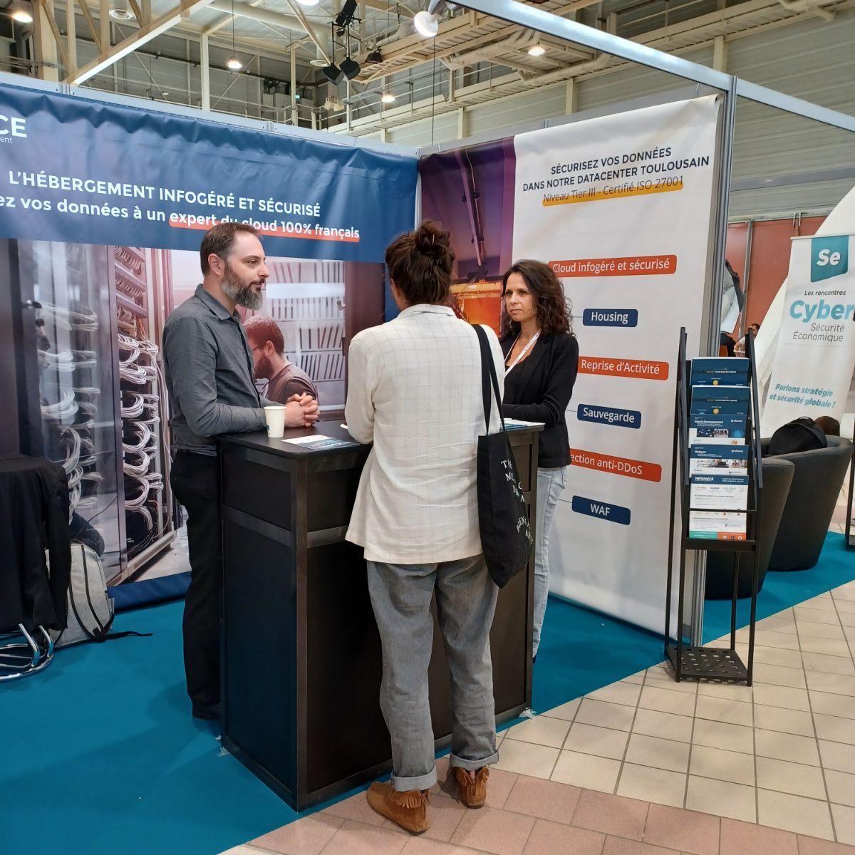 NFrance_cloud's tweet photo. 📢C'est parti les #RCO2023 !
Retrouvez @NFrance_cloud sur le stand 14 à Diagora !
Besoin d'une infrastructure performante et sécurisée ?🤝Venez rencontrer @DupinJanson et Cyrielle Maria  sur le stand pour découvrir nos services #hébergement  #infogerance. Elle vous y attendent ! https://t.co/XbgauQiwFG