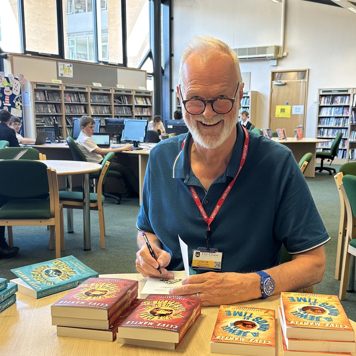 TheChaseMalvern's tweet photo. It’s great to have @MantleClive with us in the Library today. Signing his books during break and running workshops for English and Drama students.
#meettheactor #englishworkshops
#authorvisit https://t.co/YmO4eL0LKi