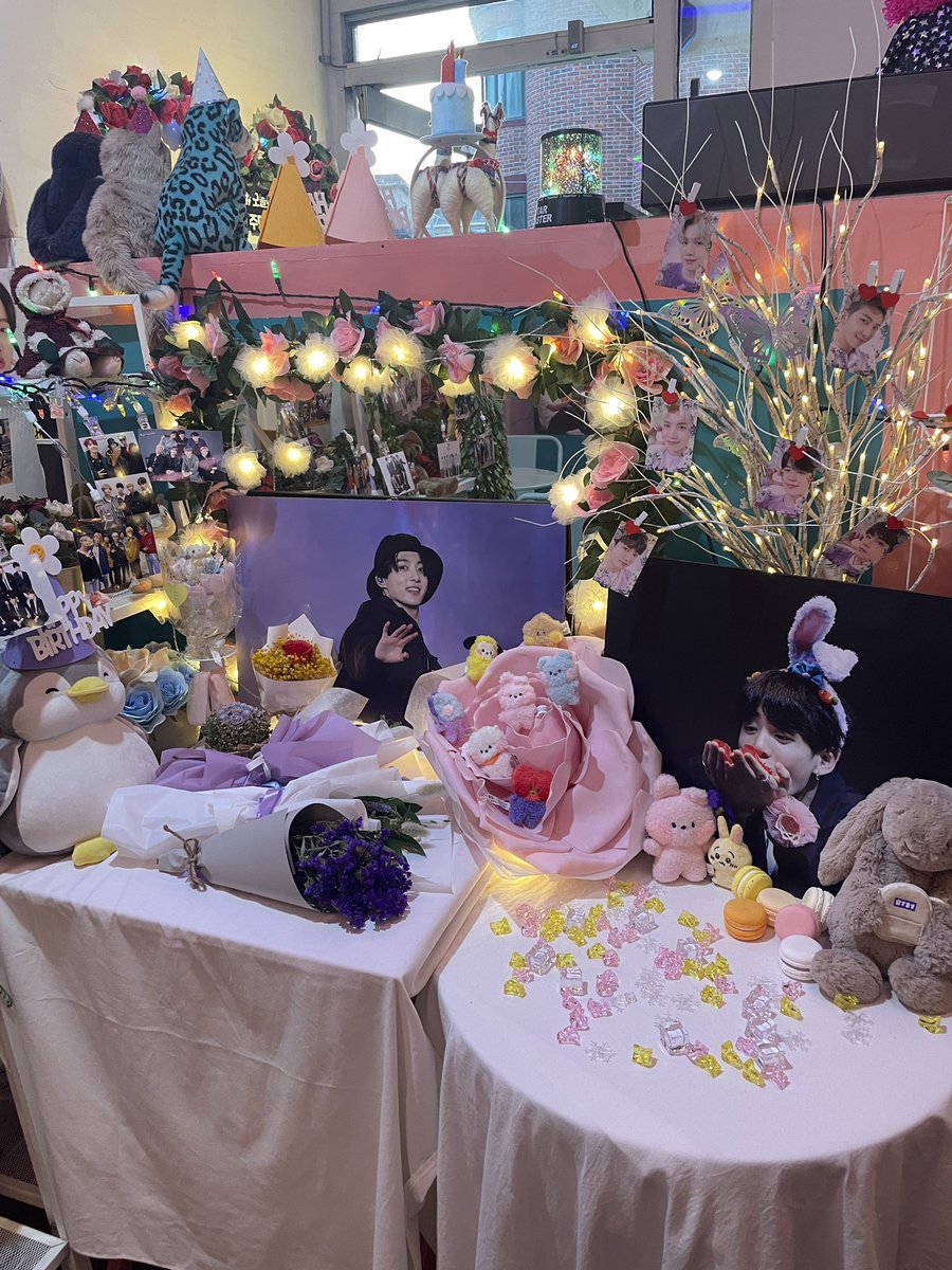 army_db_'s tweet photo. #아미는_방탄소년단이란_우주에서_머물거야
#HAPPY_BTS_DAY

💜💜💜💜💜
@jk_97_95_  @tone_manner077 https://t.co/3wVxPRrVh2