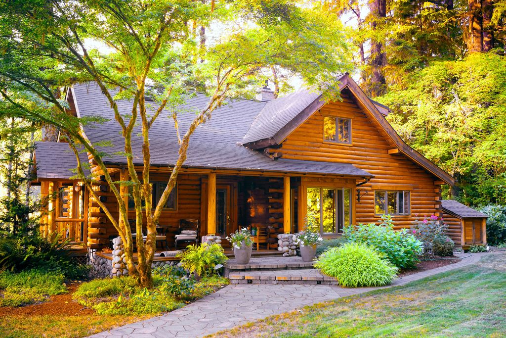 Have you ever thought about investing in a vacation home? Perhaps, a cabin style property like this?

#NYCwithTLC, #nycrealestate, #faverealty, #nassaucounty, #kingscounty, #sellmyhouse, #firsttimehomebuyer, #wanttomove,... facebook.com/22376457098539…