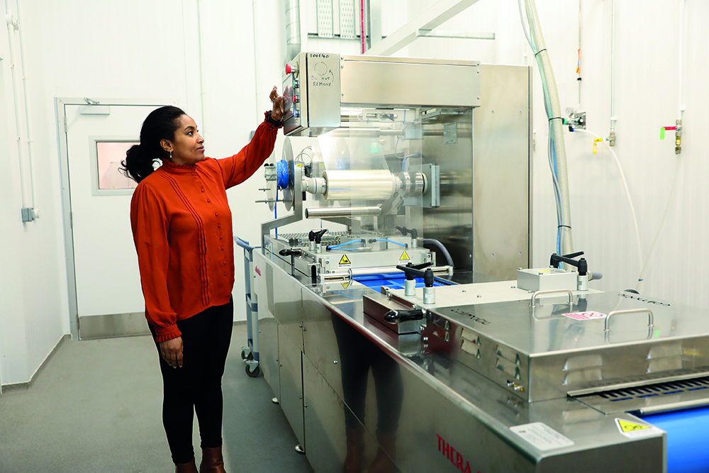 Teagasc (@teagasc) on Twitter photo No more PET peeves? The <a href="/LeafNoWaste/">Leaf No Waste</a> team in Ashtown are trialling recycled polyethylene terephthalate (rPET) as a sustainable packaging alternative for fresh produce. Read more inside the latest issue of #TResearch
bit.ly/3CnH46X
#research #food
<a href="/TeagascFood/">Teagasc Food Research Programme</a> No more PET peeves? The <a href="/LeafNoWaste/">Leaf No Waste</a> team in Ashtown are trialling recycled polyethylene terephthalate (rPET) as a sustainable packaging alternative for fresh produce. Read more inside the latest issue of #TResearch
bit.ly/3CnH46X
#research #food
<a href="/TeagascFood/">Teagasc Food Research Programme</a>