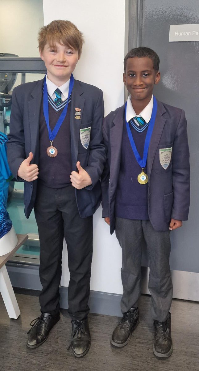 MaloneCollegePE's tweet photo. Our sports day winners proudly show off their medals after the year group presentations 🥇🥈🥉 Well done to all involved👏@MaloneCollege https://t.co/KQvXiGWSAC