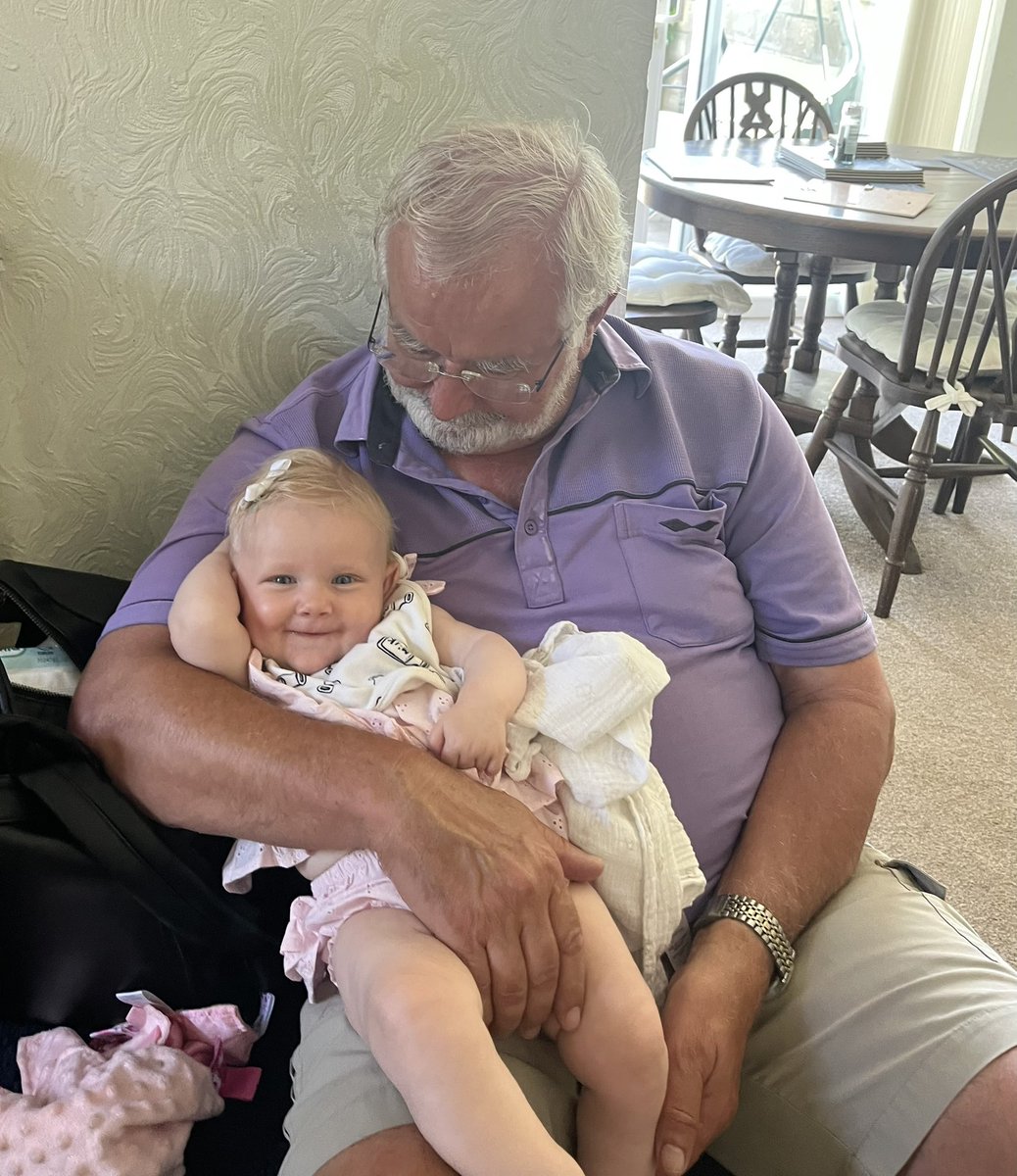 hanachilcott's tweet photo. 28 degrees and a clingy breastfeeding baby 🥵 at least she’s cute 😅 https://t.co/ie4eWsztNi