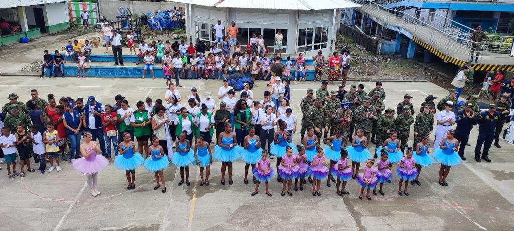 acandialcaldia's tweet photo. #PDETE | @mindefensa Jornada Binacional de apoyo Colombia - Panamá, Interinstitucional
Alexander Murillo Robledo
Alcalde Municipal
🎙️Comunicaciones Alcaldía de Acandí
#AcandiCompetitivoEIncluyente https://t.co/02nD3AoSve