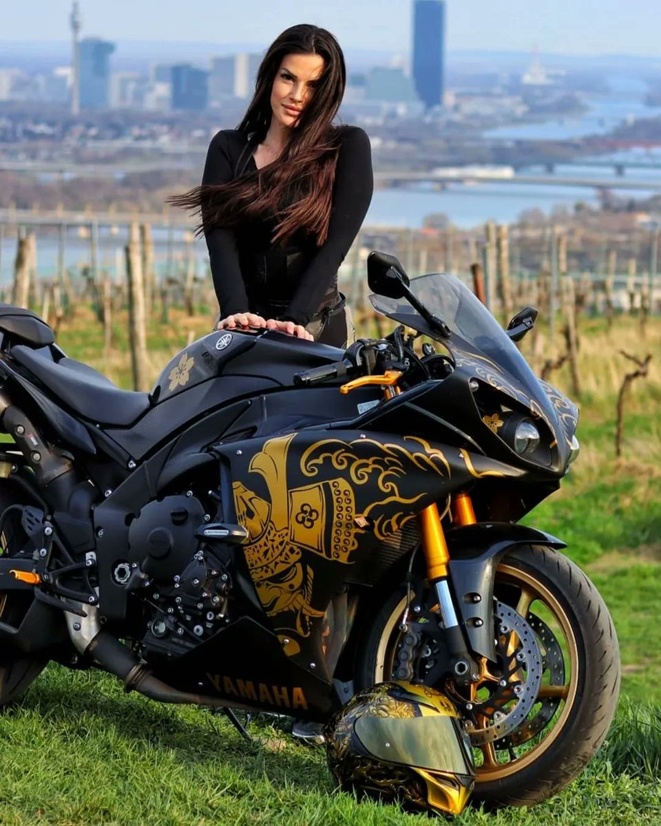 Yamaha R1
#BikerGirl 

📸
IG Anika Bankhofer