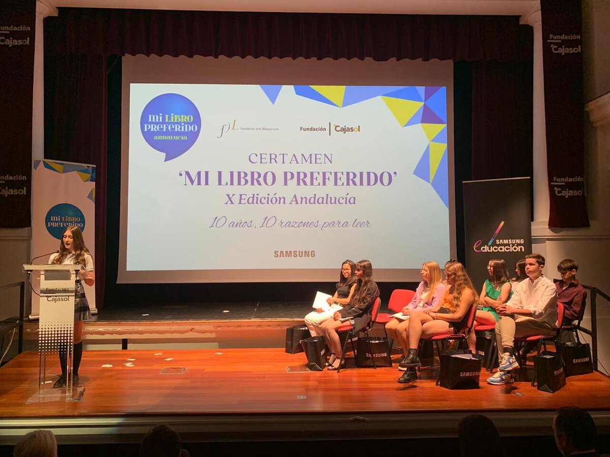 EducaAnd's tweet photo. 📖 @Patricia_Pozo_ defiende el refuerzo de la lectura en el currículo andaluz para mejorar los resultados académicos.

📚 En la entrega de premios de la X edición de 'Mi libro preferido', con 200 centros participantes, de la @FundacionJMLara 
. 

ℹ https://t.co/uGEfocPAPV https://t.co/msQhgg2eo0