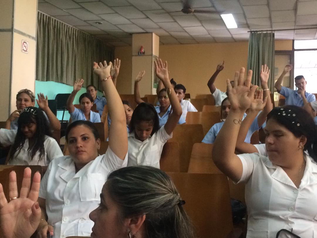 feupalmasoriano's tweet photo. Nuestra Filial y sus militantes se mueven a golpe de #XIICongresoUJC

Intercambio profundo, atemperado y que se parece a los jóvenes revolucionarios de nuestra #Cuba de hoy

Nos queda mucho por hacer todavía pero vamos por el camino correcto a ser #UnaMejorJuventud ❤️🇨🇺 https://t.co/DgonGf669O