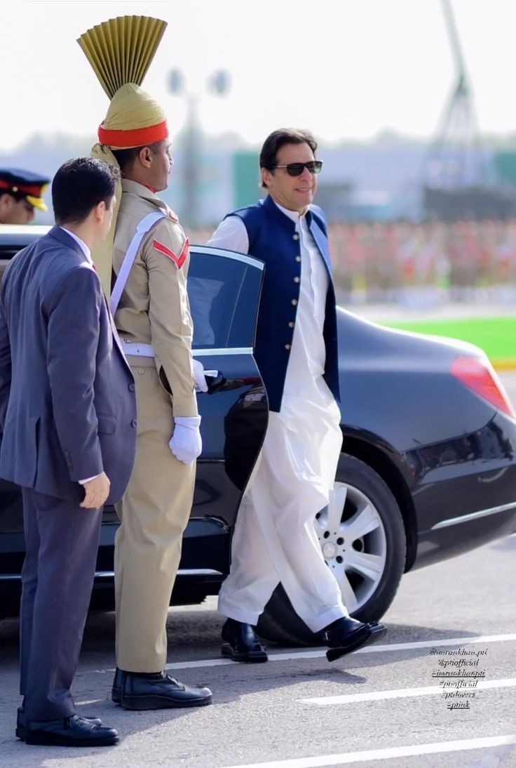 انشاءاللہ واپس آرہا ہے تین چوتھائی اکثریت سے۔۔ 
ریٹویٹ کرو آگر متفق ہے🔄