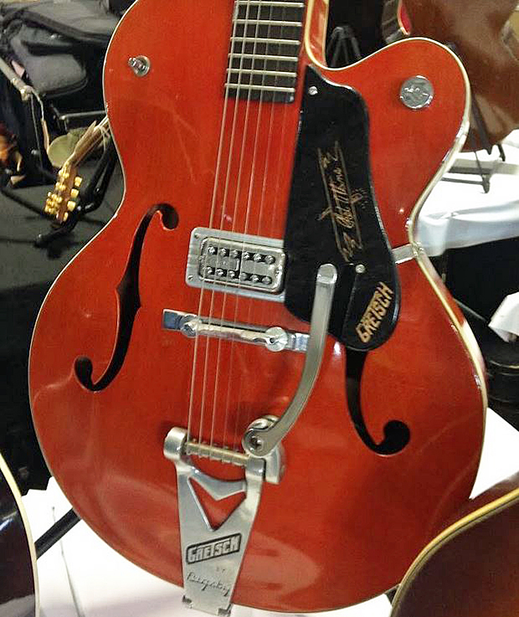 It's time for an afternoon music break! #MakeMusic with #Gretsch