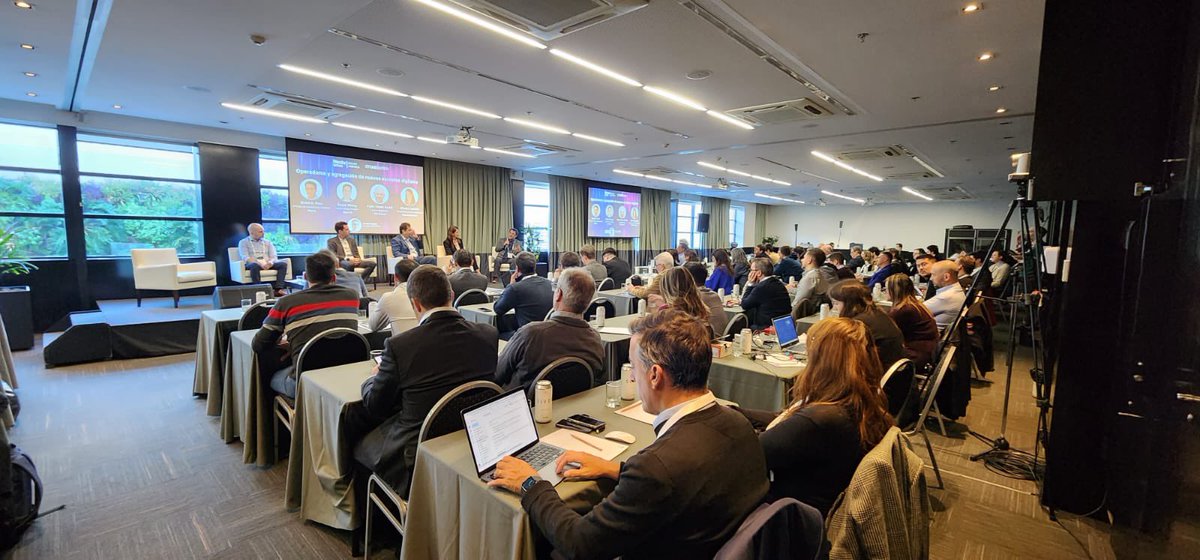 dps_latam's tweet photo. Digitalproserver presente en Dataxis.
Pasa por nuestro stand a conocer los servicios exclusivos que tenemos para ofrecerte. https://t.co/fjVyJDuD2J
