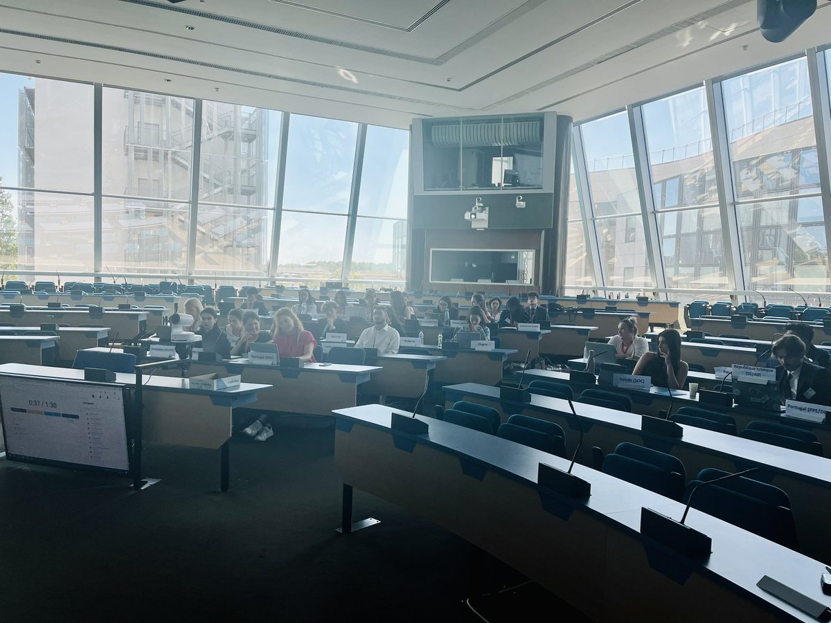 #CoEMoN: La simulation des sessions plénières de l'APCE <a href="/PACE_News/">PACE</a> vient de débuter !

C'est l'occasion pour les participants d'incarner des parlementaires débattant des rapports 📜 élaborés en commission

<a href="/strasdiplomacy/">Stras'Diplomacy</a> 
<a href="/CinupParis/">CINUP - Paris</a> 
<a href="/coe/">Council of Europe</a>