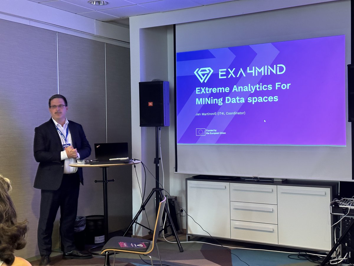 Great session on 'Are current infrastructures suitable for extreme data processing? Technologies for data management' at #DataWeek2023 @bdva_eu!
🗣 Jan Martinovič from @IT4Innovations and the coordinator of EXA4MIND  contributed to the session to introduce the project.