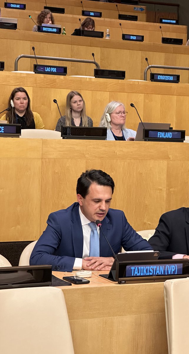 TajikistanUN's tweet photo. At the annual @UNICEF_Board session o/b/o 5 Bureau members: 🇦🇷🇩🇰 🇵🇱 🇷🇼 🇹🇯  @TajikistanPRUN delivered joint statement. Thanking @UNICEF for its work, highlighted the need to accelerate across all contexts to meet the child protection-related SDGs &amp; mentioned Bureau’s full support. https://t.co/iUFoYiv63u