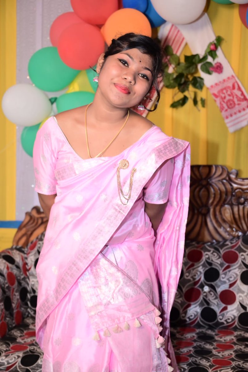 gorima34703424's tweet photo. নাজানো জীৱন টোত কিবা কৰিব পাৰিম নে নাই🥲কিন্তু যিমানে ডাঙৰ হৈ গৈছোঁ হাবিয়াস বোৰ,সপোনবোৰ,আশাবোৰ দুগুণ বাঢ়ি আহিবলৈ লৈছে 😌নাজানো মোৰ আশাবোৰ পূৰ কৰিব পাৰিম নে নাই কিন্তু মা দেউতাৰ সপোনবোৰ পূৰ কৰিবলৈ বেছিকৈ হেঁপাহ জাগি আহিছে 🤗😌 https://t.co/RfRNUNDmcD