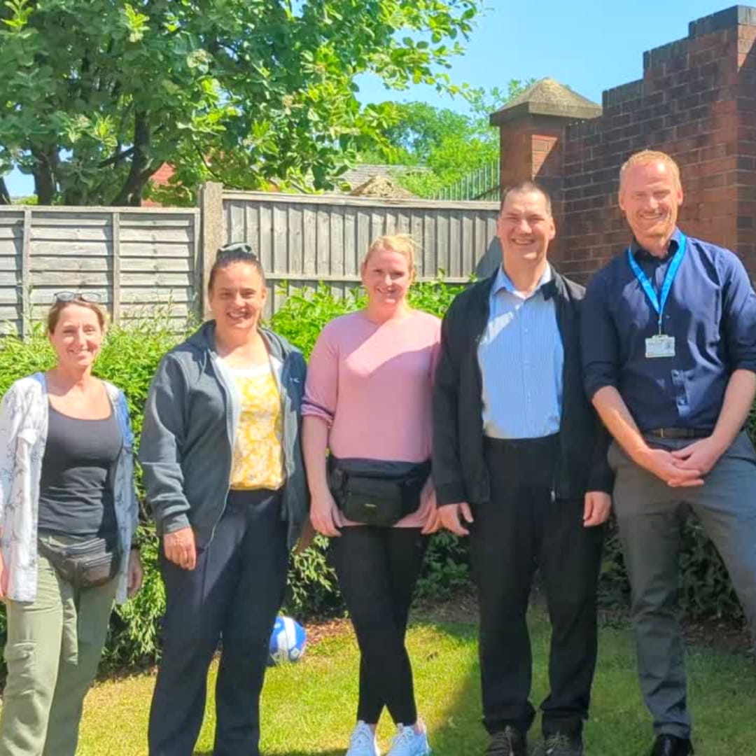 In what definitely counts as the hottest @MioCareGroup team visit of the year so far, great to be with #SupportedLiving colleagues and service users today. Clearly the ☀️ made us think we need to line-up in height order!