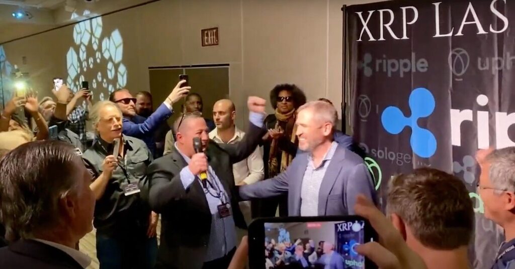 fccripto's tweet image. Why the XRP Army Keeps Fighting 

By CD Read more: CoinDesk: Bitcoin, Ethereum, Crypto News and Price Data 
 XRP’s uber-passionate supporters believe the SEC unfairly targeted Ripple for securities violations while mysteriously giving Ethereum a free pass. Do they have a poi…