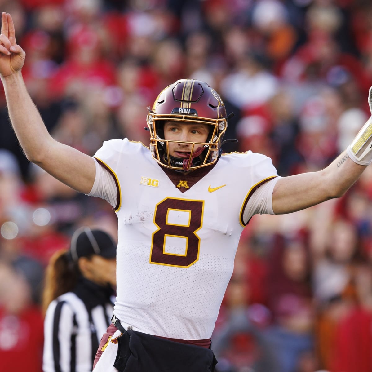 Minnesota turns its offense over to Athan Kaliakmanis, after the