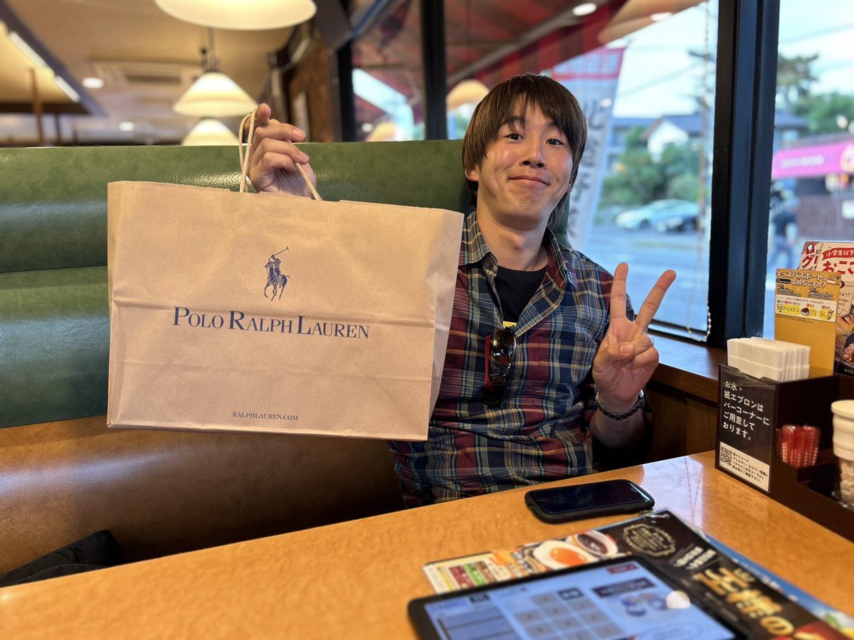 kounosuke1117's tweet photo. 誕プレありがとう！いくや！AKIRAも運転ありがと！ https://t.co/sE0kU3Eec1