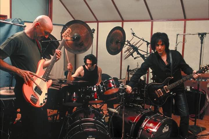 joserael's tweet photo. #Bozzio #Levin #Stevens "Spiral" (from 'Situation Dangerous') https://t.co/tllHW04SHX https://t.co/iCyy0dCJ0c