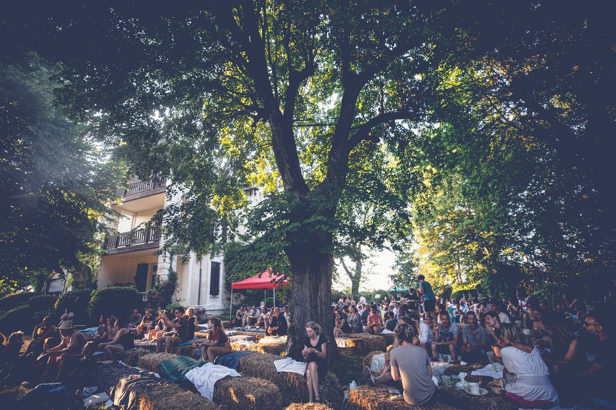 Ce week-end a lieu le beau La Claque Festival en Dordogne ; pour l’occasion l’équipe de programmation nous décortique ses choix artistiques audacieux.
bit.ly/laclaquetype