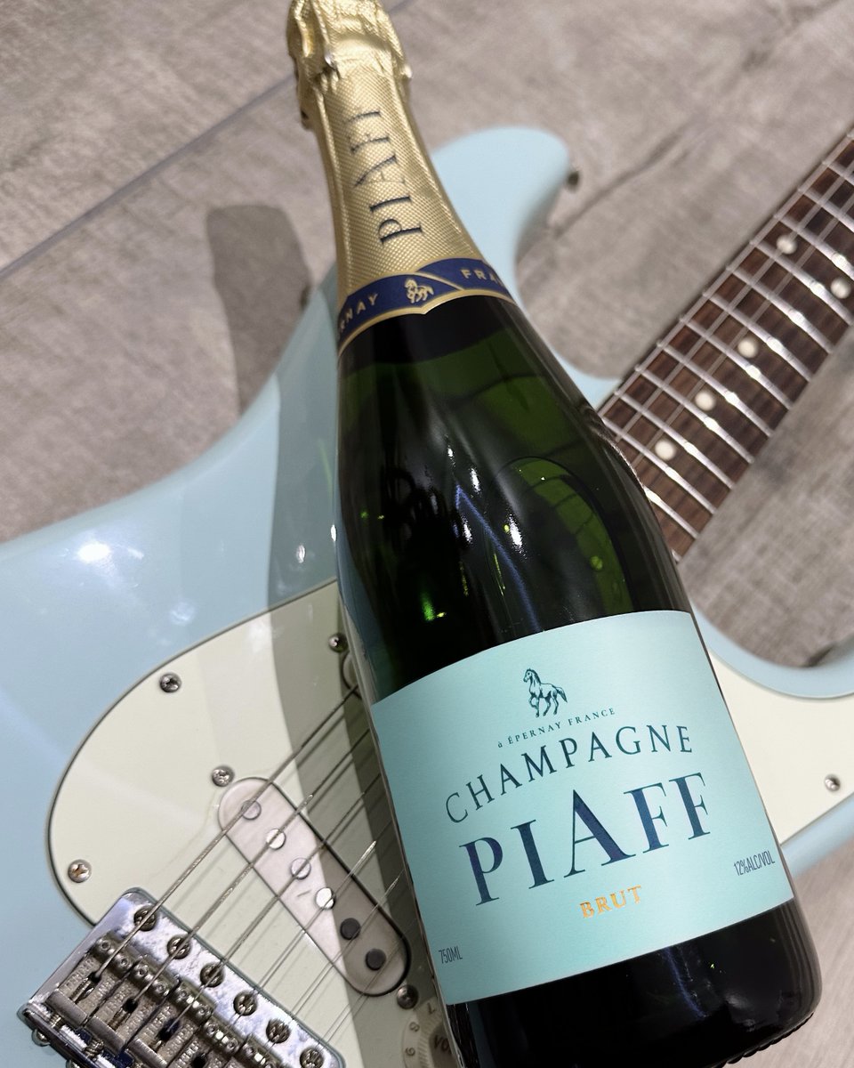This Father's Day, raise a glass to the dads who rock our world! 🎸🥂 

Don't settle for a "World's Best Dad" mug this year, show him he's worth celebrating, with a bottle of Champagne PIAFF.

Shop now: champagnepiaff.com/pages/shop-cha…

#FathersDay #AnyExcuseForPIAFF #ChampagnePIAFF